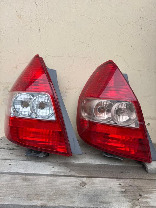 Far și tripla Honda Jazz