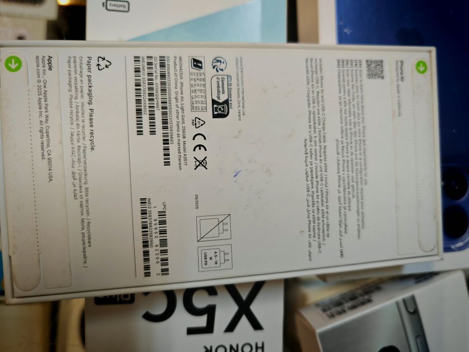 НОВ! iPhone 17 Air 256GB Space Black / Light Gold / Гаранция