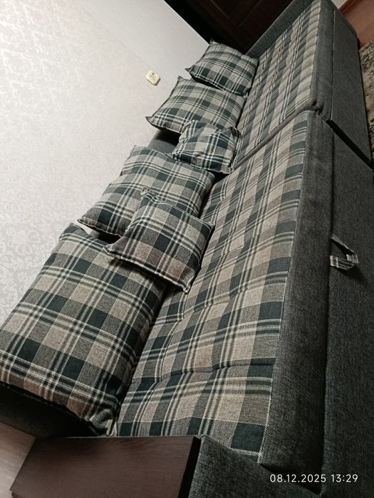 Свой сборный диван в хорошем состоянии