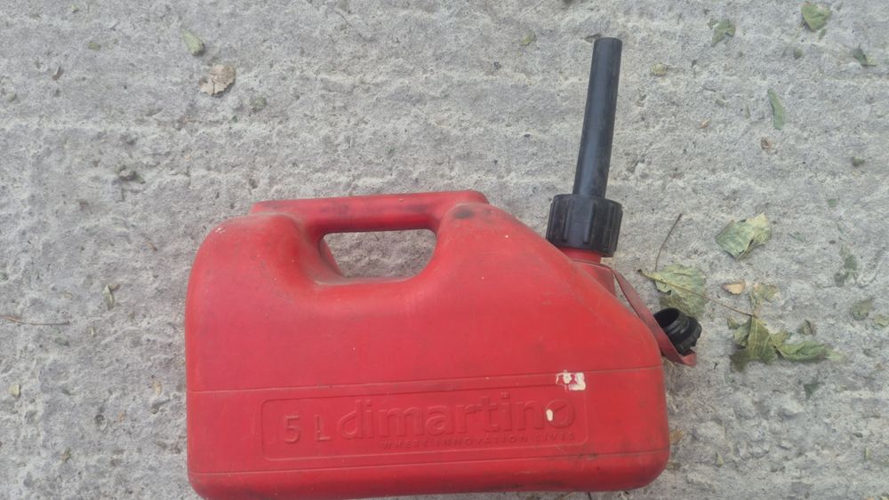 Продам канистру пластиковую