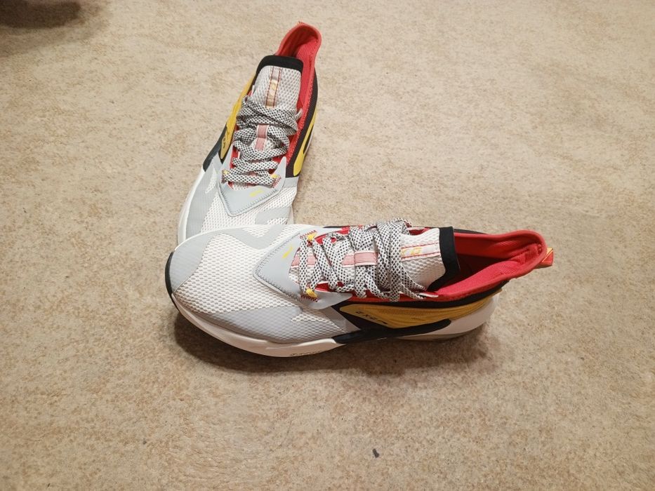 Кроссы Li Ning, 44 размер, лимитированные