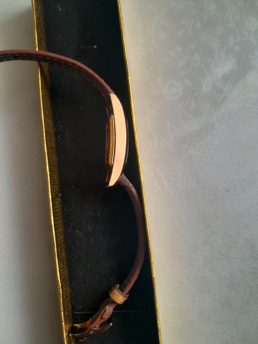 Продам золотые часы "Ника"