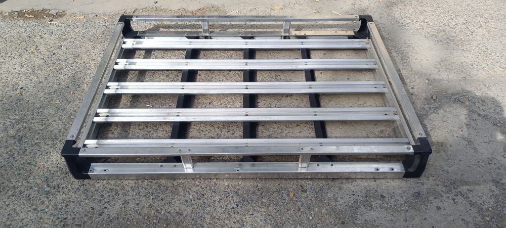 Багажник на крышу автомобиля