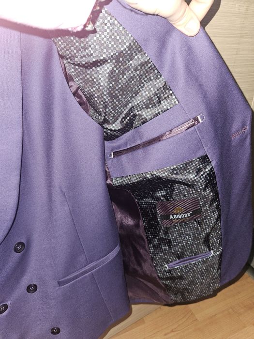 Vând costum barbati