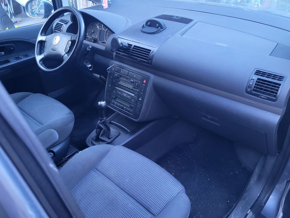 Sharan Anul 2009 4x4 1.9 tdi 116cp BVK 7 locuri Xenon