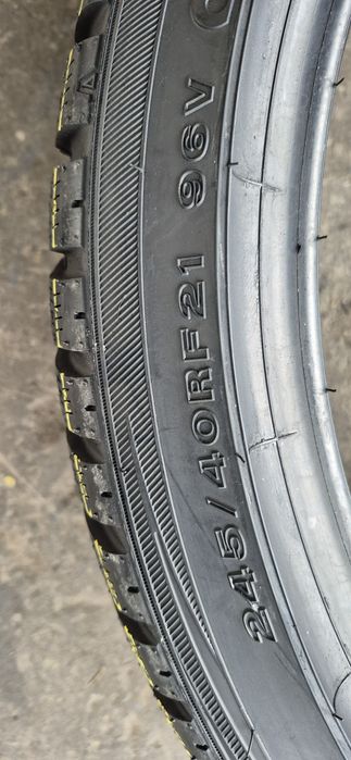 2 anvelope iarna runflat noi Falken 245/40/21.Pretul este pe bucata.