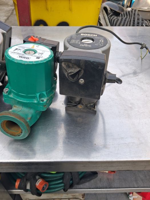 Vând pompe de centrala