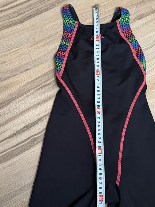 Оригинален професионален Баски костюм Adidas 11-12 г !