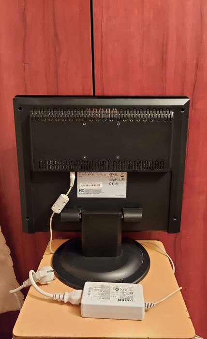 Монитор рабочий небольшой