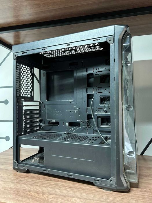 Вместительный корпус для сборки ПК Segotep