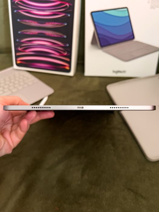 Ipad Pro 12.9 M2 6th gen 128GB Impecabil + Apple Pen USB C +Logitech Combo Touch husa/ tastatura.