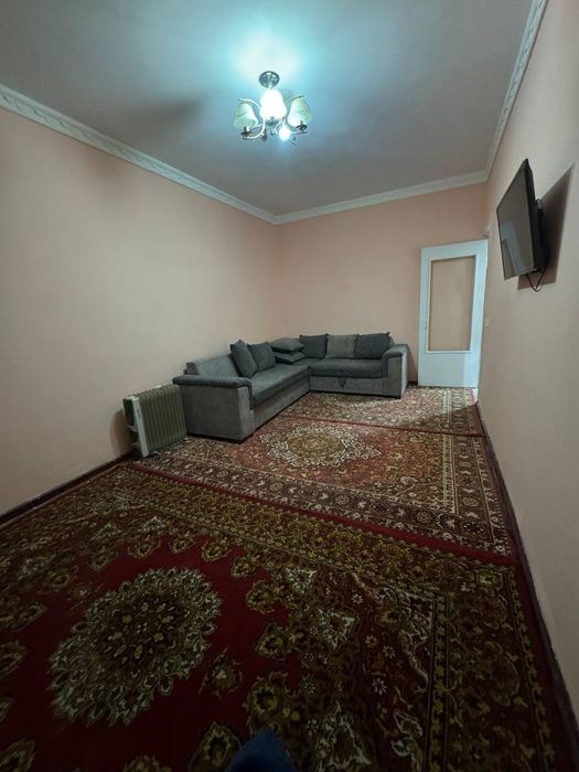 10 м/р 2 ком квартира сотилади