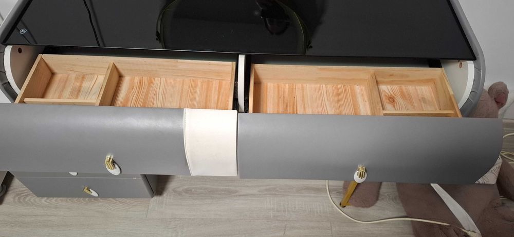 Măsuță de toaletă