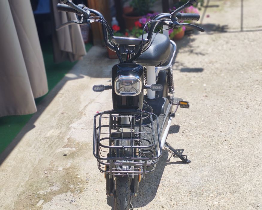 Scuter electric e-bike