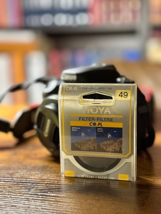 Canon 77D, 2 Obiective: 18-55mm și 50mm, filtru, geantă, trepied