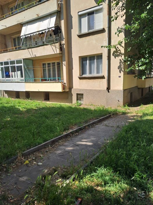Продава се Тристаен апартамент в Враца, Център - 90 кв.м за 1417 €/кв.м - Снимка #6