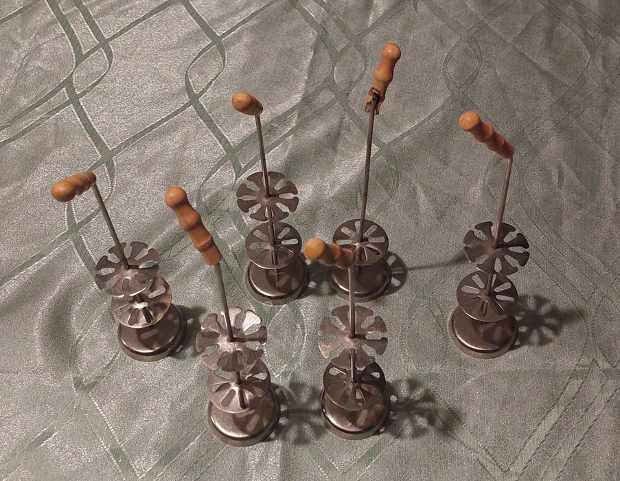 Всё из гаража, отдам дешево, тарелки, фужеры, вазы и т.д. см фото