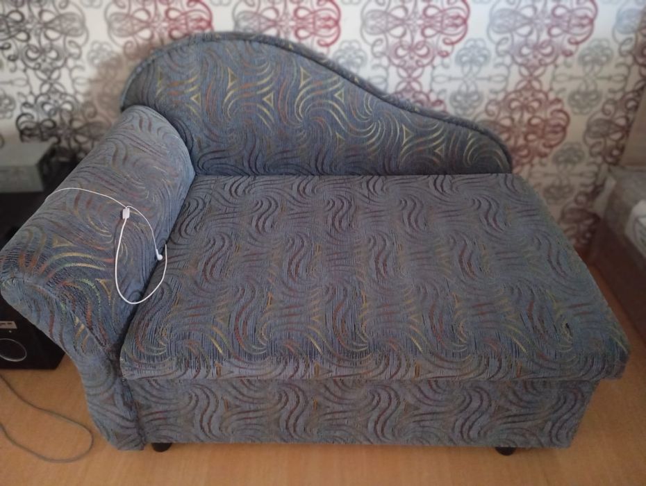 В отличном состоянии диван кровать  раздвижной