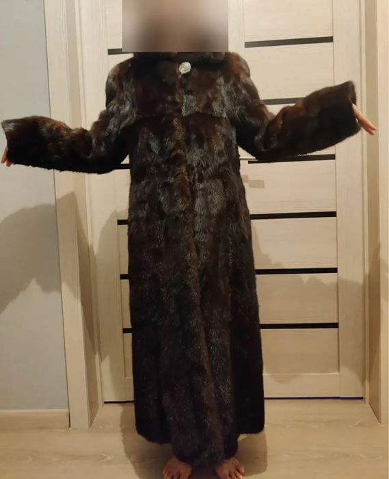 Продаю за хорошую цену натуральную норковая шуба длинная теплая