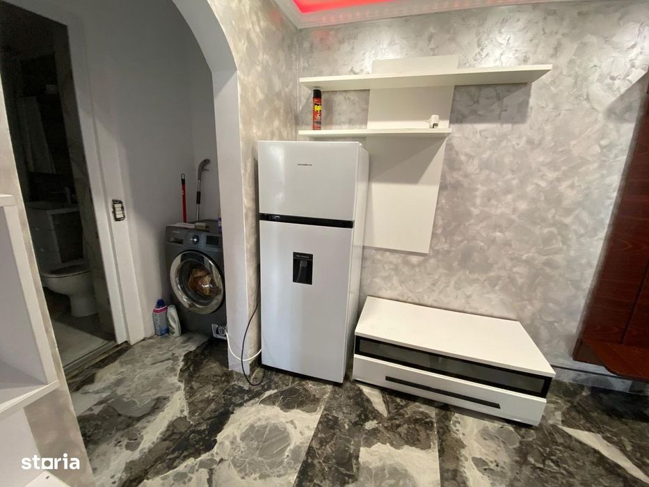 Apartament Centru, Modern, 3 Camere, Targoviste - 420 Euro
