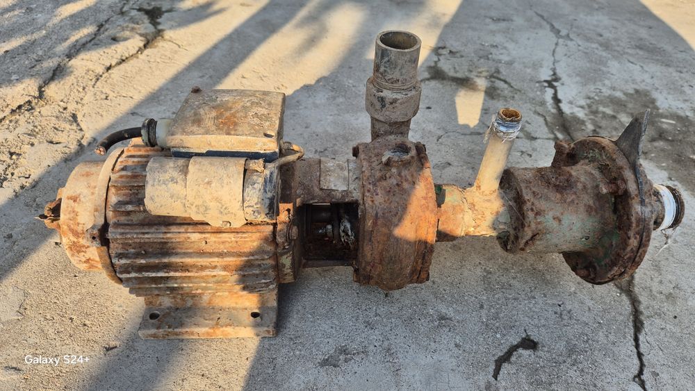 Продавам помпа Вида 4