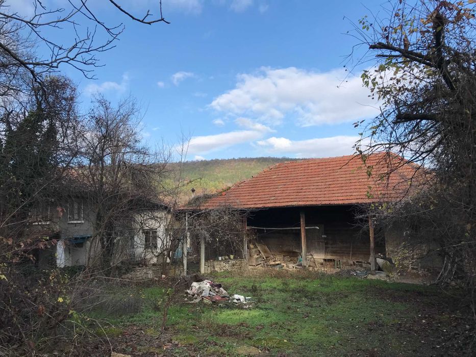 Продава се къща в с. Пчелище