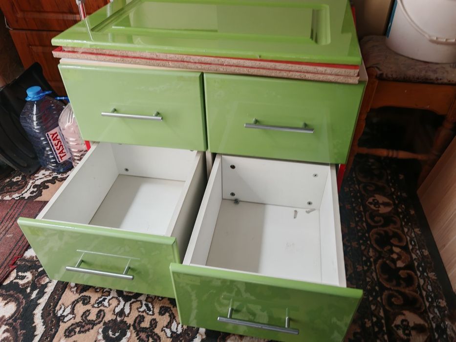 Продам шкафчик дерево