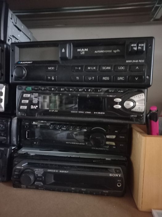 Radioncasetofon auto cd blupunkt philips roni grundig jvc