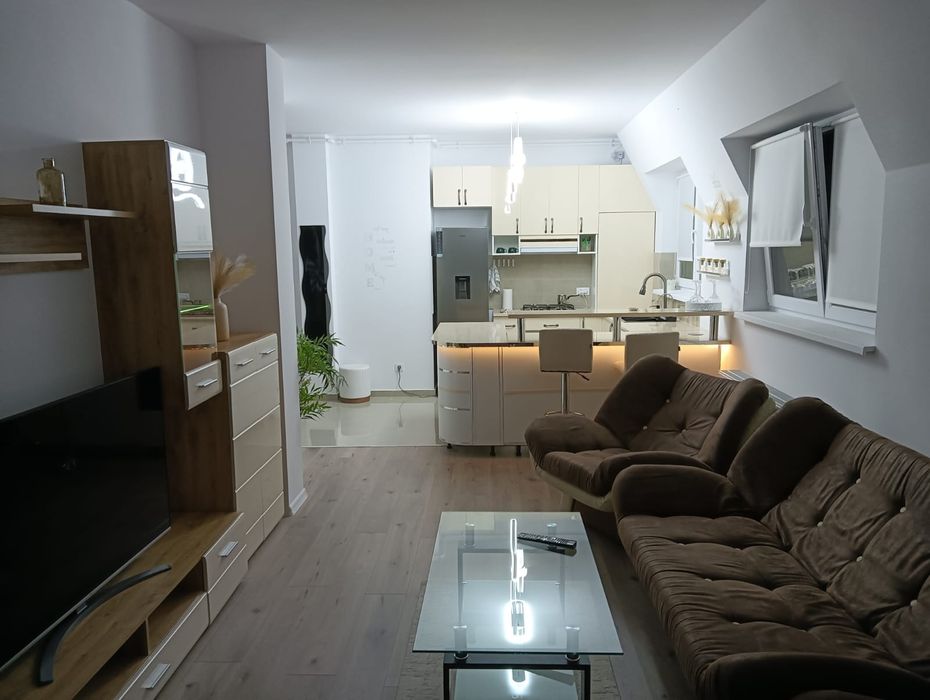 Apartament superb tip Penthouse de inchiriat pe termen lung