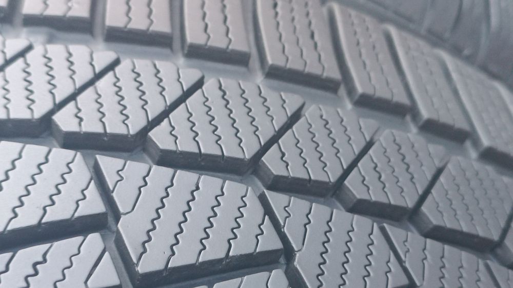 255/40/20 Continental Дот 3722