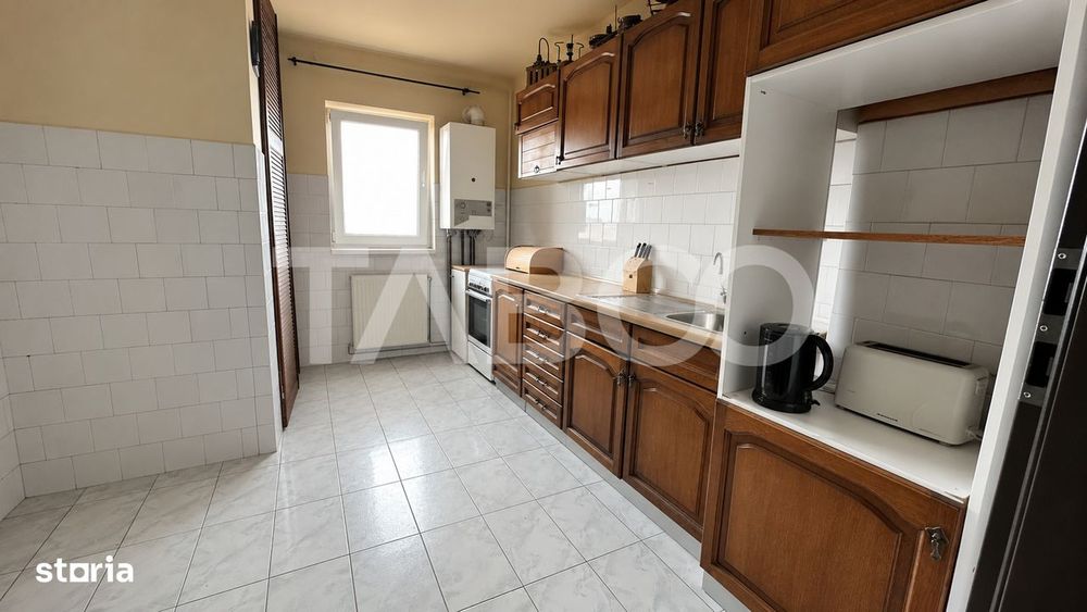 Apartament 4 camere etaj intermediar cu pivnita zona Strand Sibiu