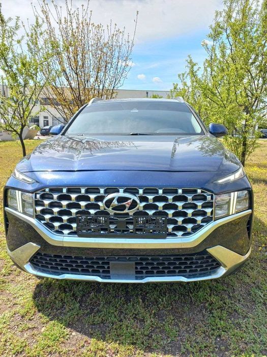 Автомобил Hyndai Santa FE 2022
