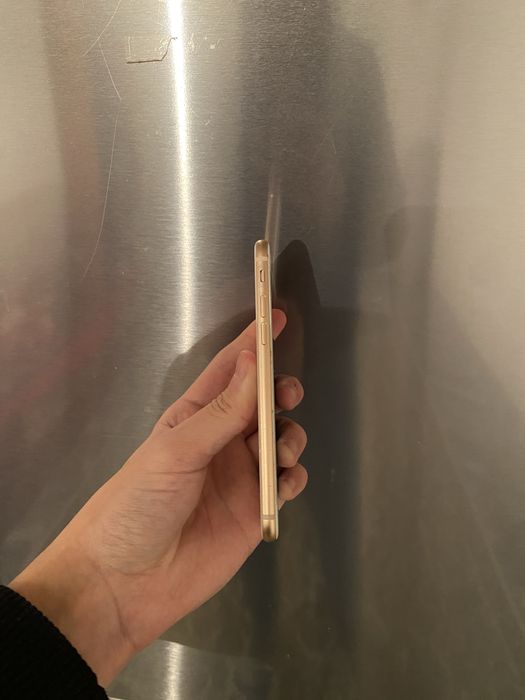 Продам срочно iPhone 8 64GB