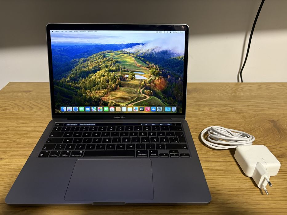 Macbook Pro Touchbar 2020 M1 8 GB HDD 256 GB