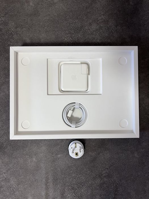 MacBook Pro 13 M1 (2020) 8/256GB