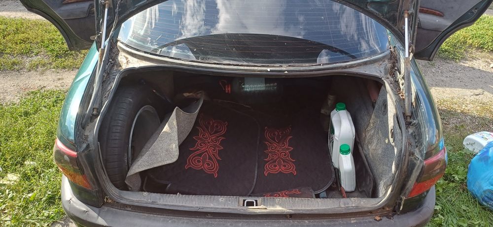 Опель Омега седан