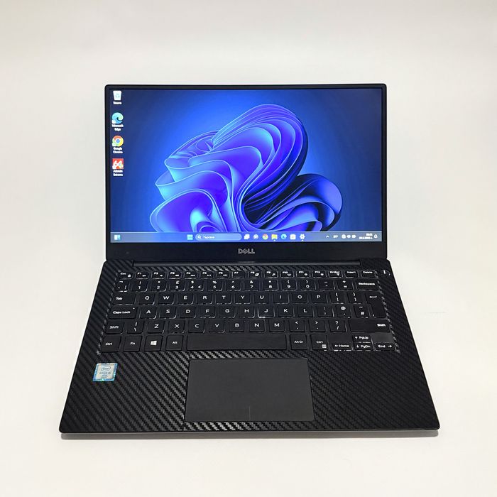 Лаптоп DELL XPS 9360
