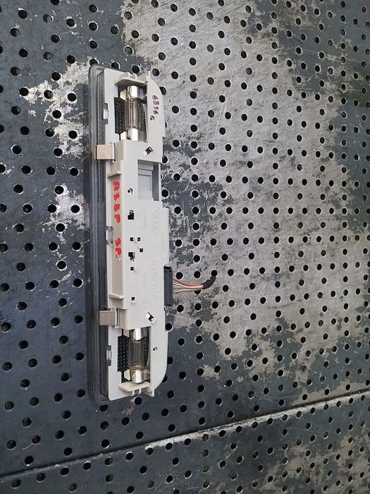 Lampa plafon spate audi a3 8p 8p0947111a