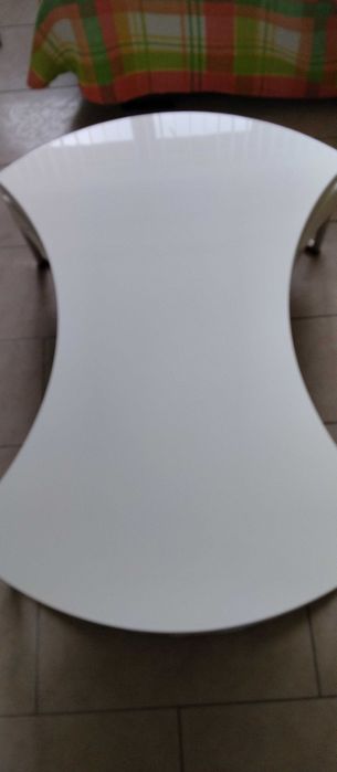 Елегантна хола масичка