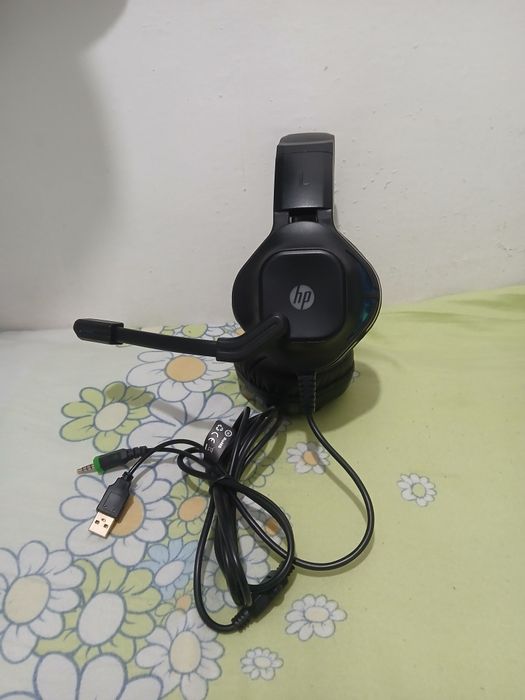 Vând căști HP bune