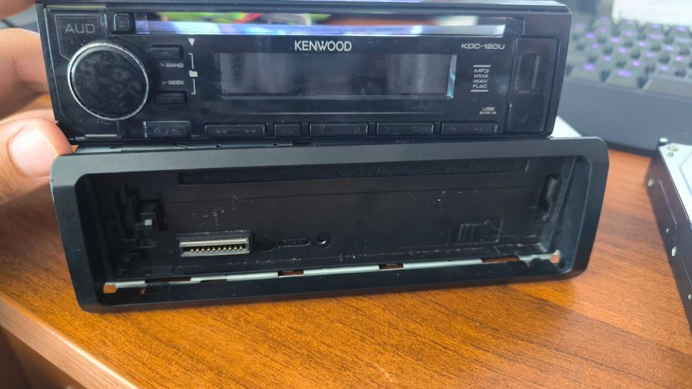 Kenwood KDC-120U – CD / USB / AUX – автомобилно радио