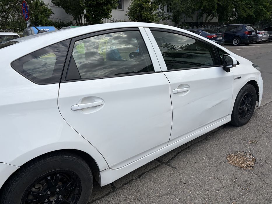 Vand toyota prius 2012 luna 12