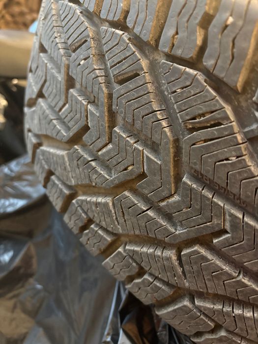 Оригинални джанти BMW със зимни гуми 225/55/17