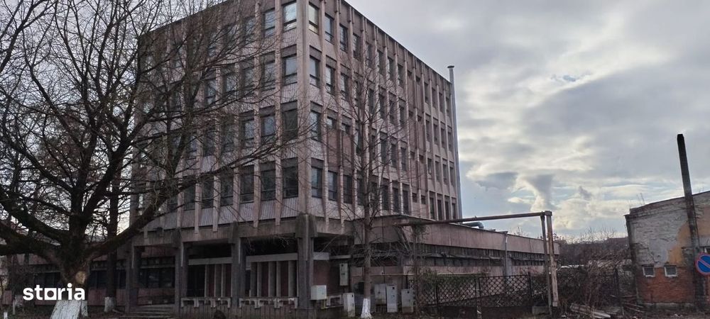 Vand Cladire P+4 la 500 m de Castelul Corvinilor