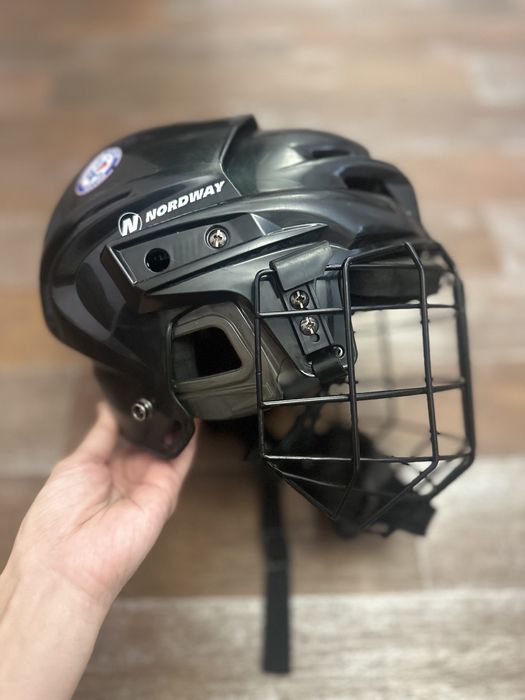 Шлем хоккейный детский