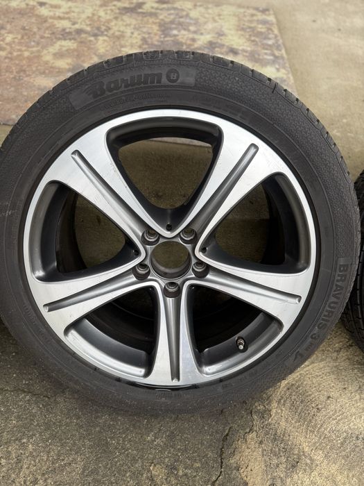 Джанти с гуми 250 евро в много добро састояние и джантите и гумите 18