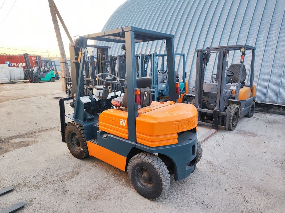 Продам вилочный погрузчик. Кара