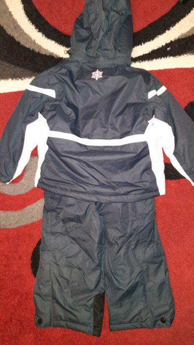 Vând costum schi/ski NOU copii