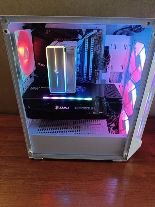 Нов Геймърски компютър  RTX 3070 8GB | Ryzen 5 5600 | 16GB RAM