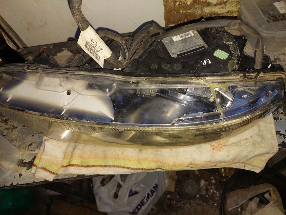 Far dreapta xenon Volvo XC 90 Anglia cod 3127048 RHD